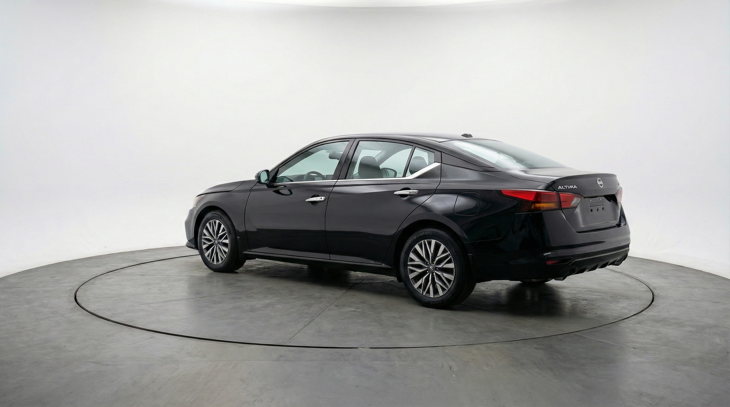 Thumbnail: 2025 Nissan Altima - 5