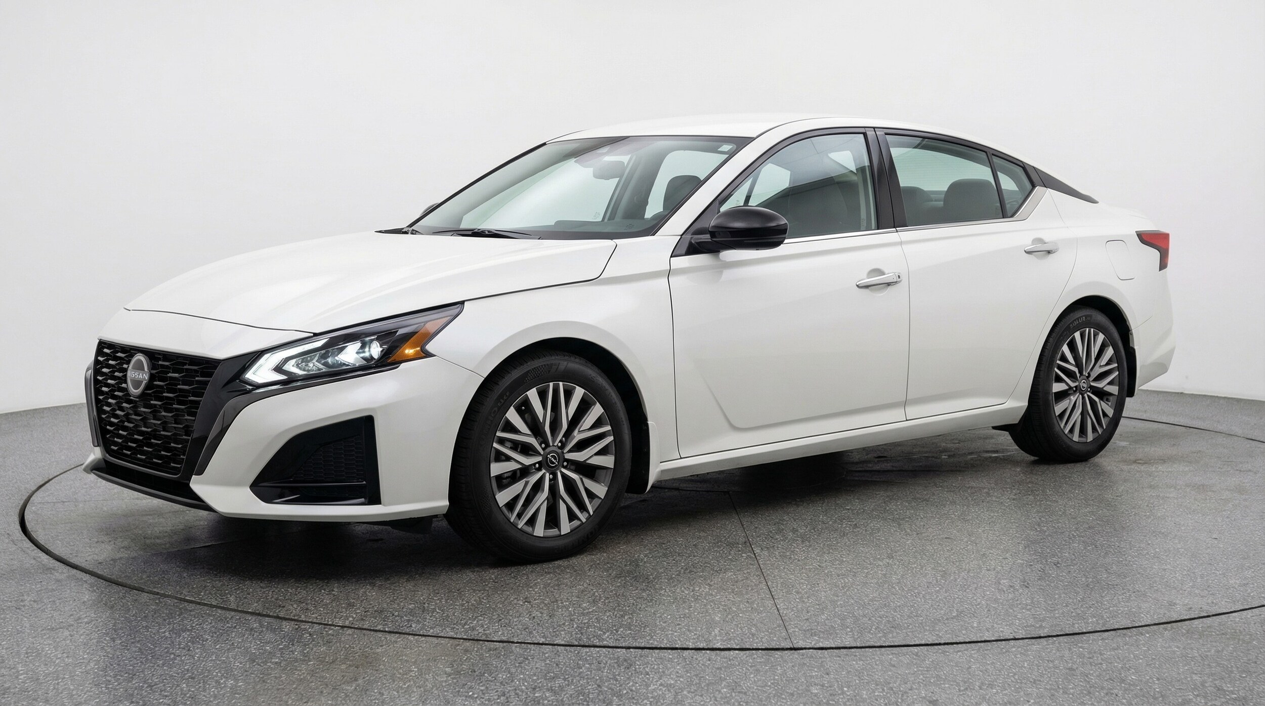 Thumbnail: 2025 Nissan Altima - 3