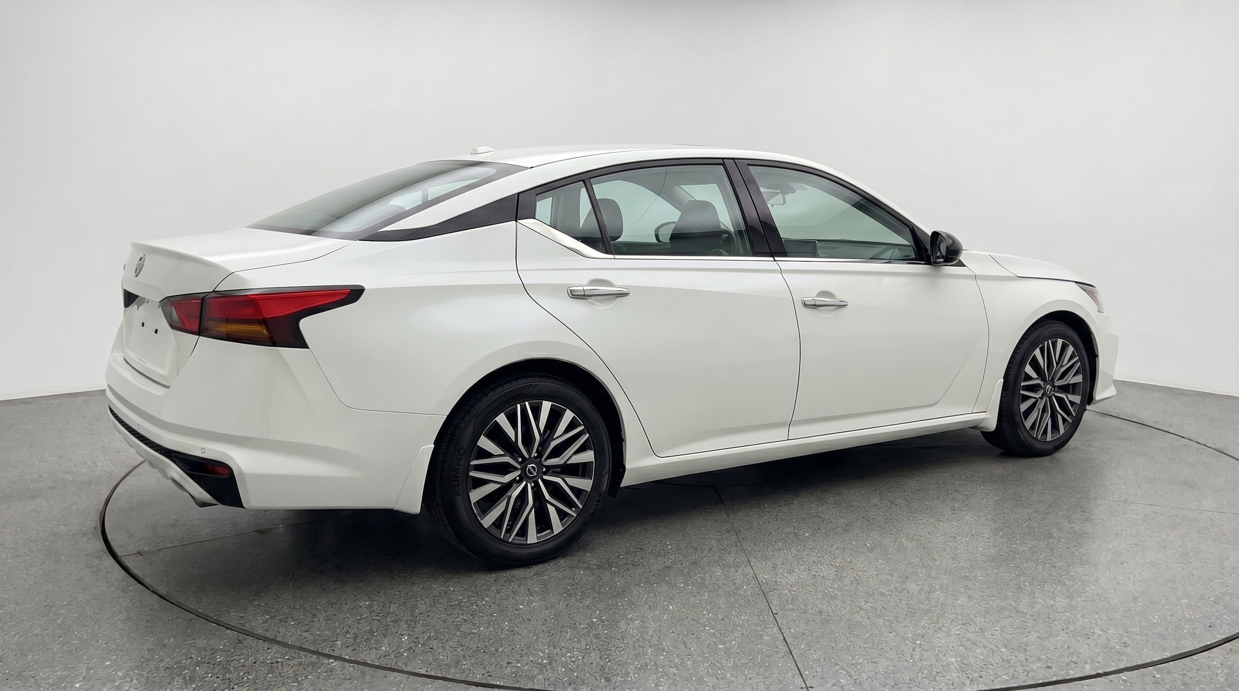 Thumbnail: 2025 Nissan Altima - 9