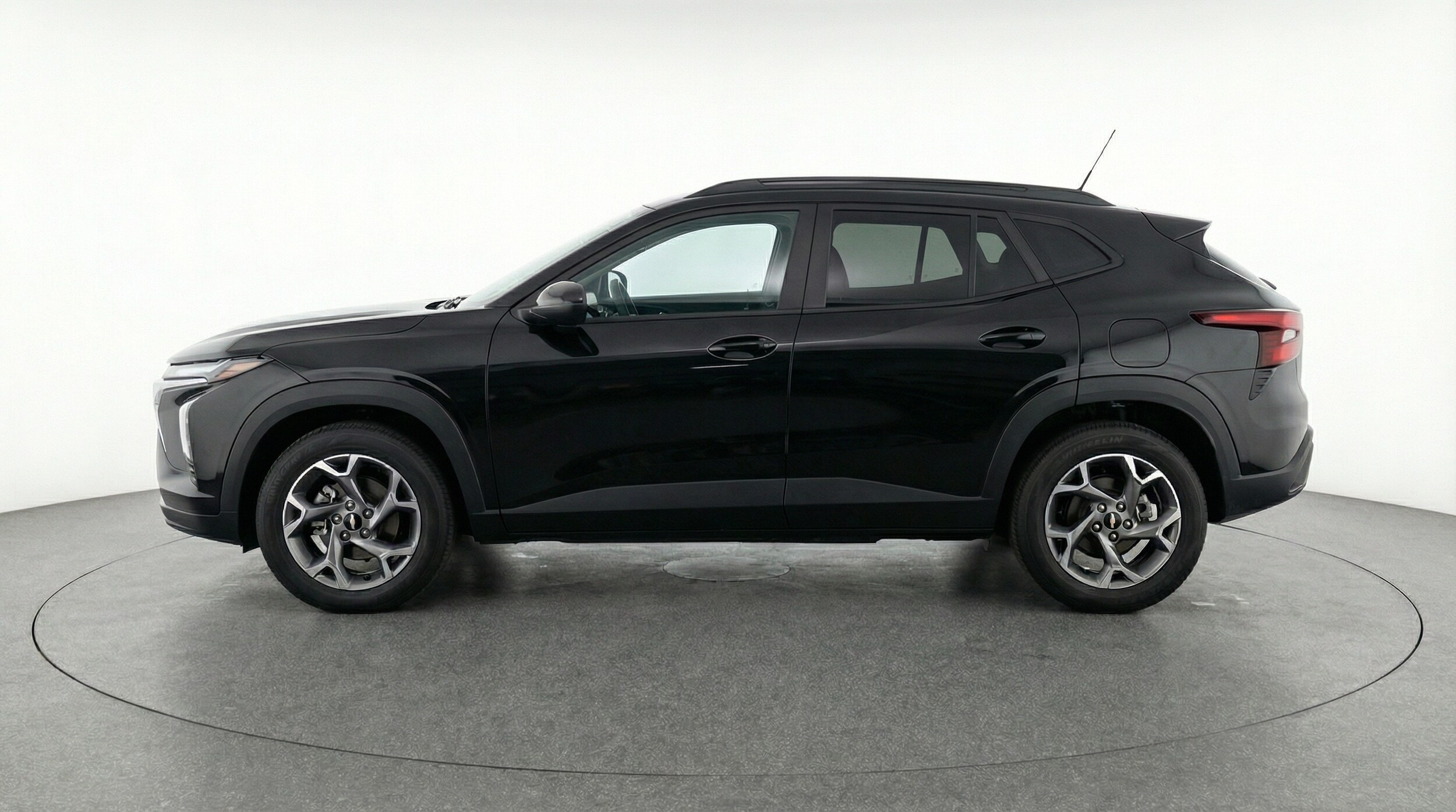Thumbnail: 2025 Chevrolet Trax - 4