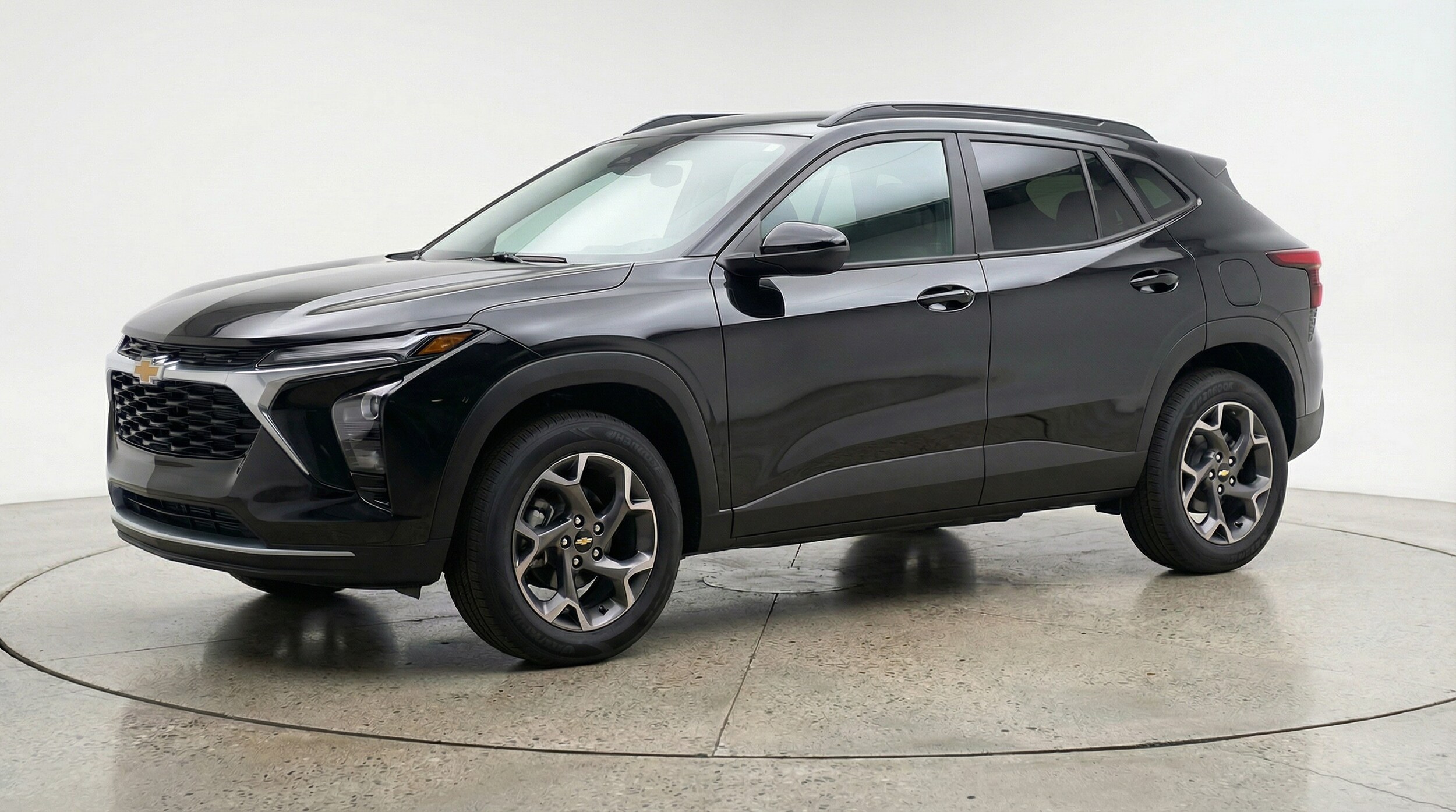 Thumbnail: 2025 Chevrolet Trax - 3
