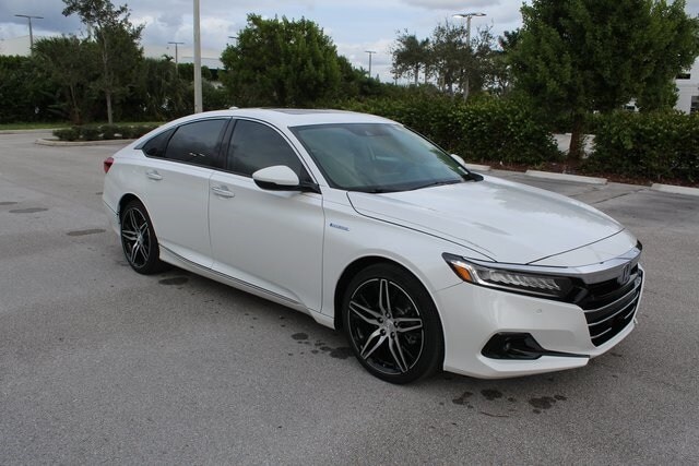 2022 Honda Accord Hybrid Touring's photo