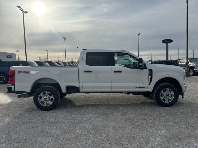 2025 Ford F-350 photo 2