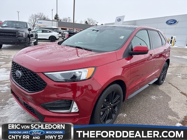 2024 Ford Edge ST-Line's photo