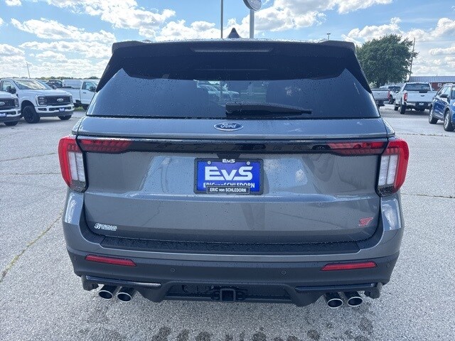 2025 Ford Explorer ST photo 3