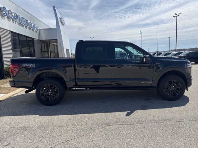 2025 Ford F-150 Platinum photo 2