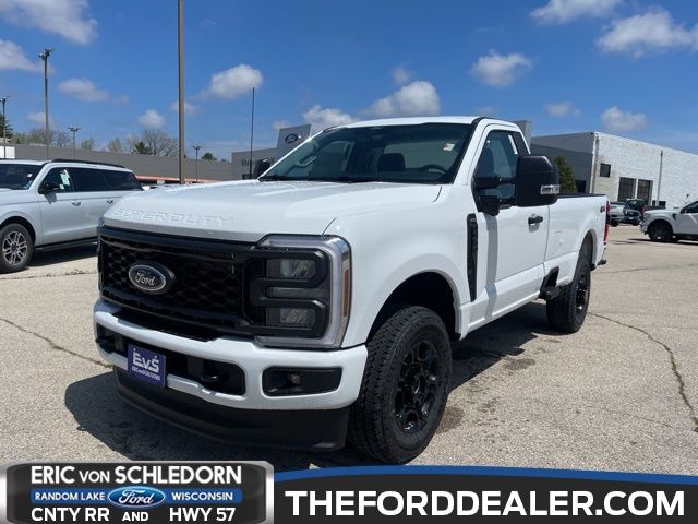 2025 Ford F-350 Super Duty XL