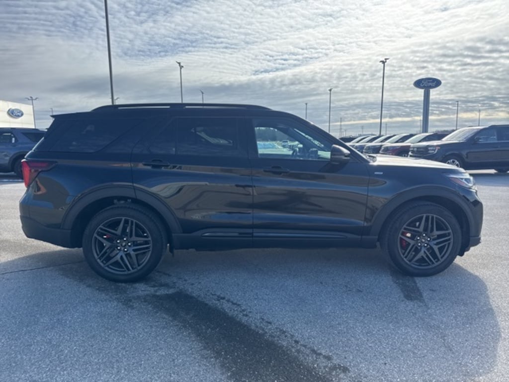 Used 2025 Ford Explorer ST-Line SUV