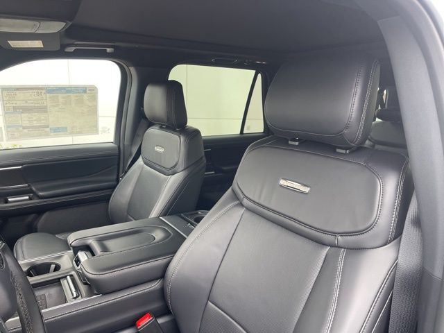 2025 Ford Expedition MAX Platinum - Photo 16