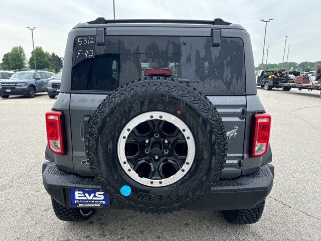 2024 Ford Bronco Black Diamond photo 4