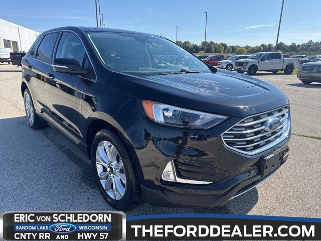 2024 Ford Edge Titanium's photo