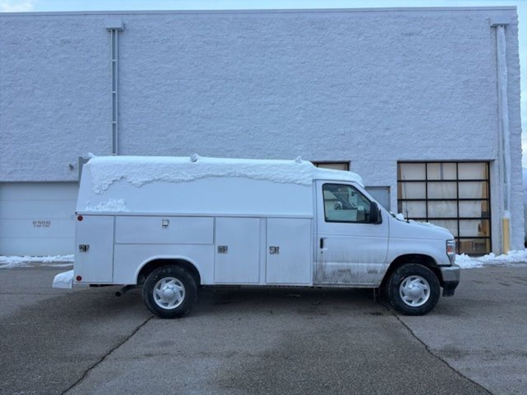 New 2026 Ford Econoline Cutaway E-350 SRW Truck