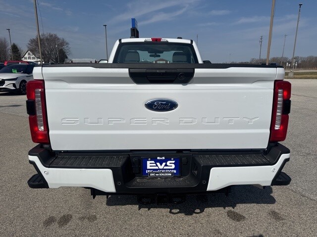 2025 Ford F-350 photo 4