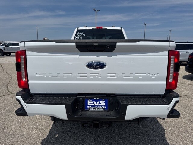 2025 Ford F-350 photo 4