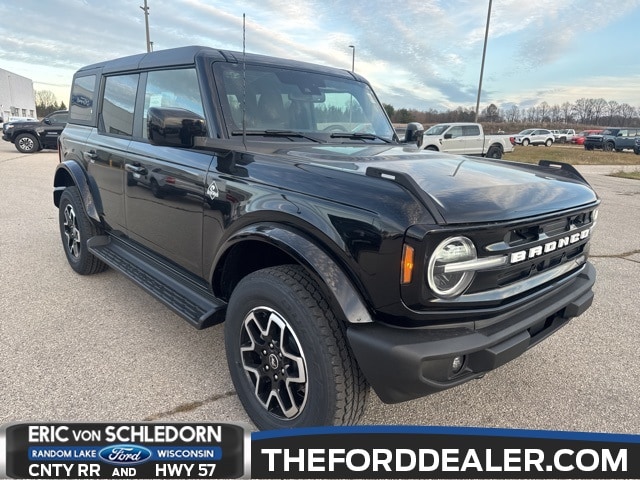 2025 Ford Bronco 4-Door Outer Banks's photo