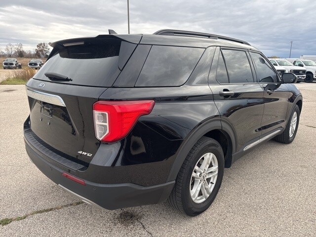 2023 Ford Explorer XLT photo 3