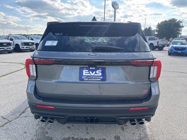 2025 Ford Explorer ST photo 4