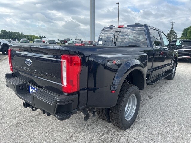 2025 Ford F-350 photo 3