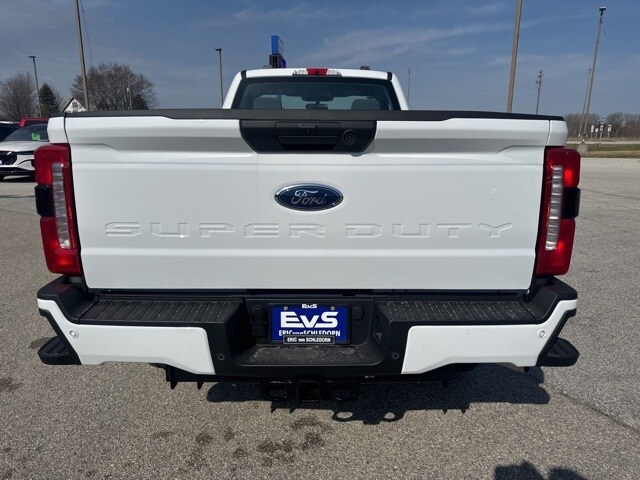 2025 Ford F-350 photo 4