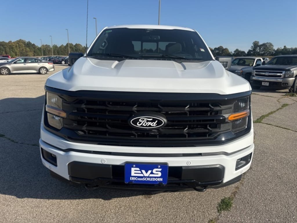 New 2025 Ford F-150 XLT Truck SuperCrew Cab