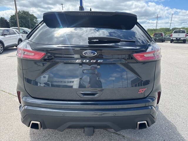 2024 Ford Edge ST photo 4