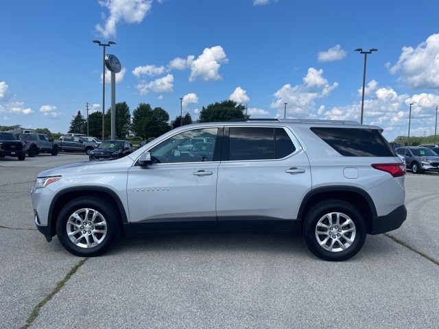 Used 2018 Chevrolet Traverse 1LT with VIN 1GNEVGKW0JJ100264 for sale in Random Lake, WI