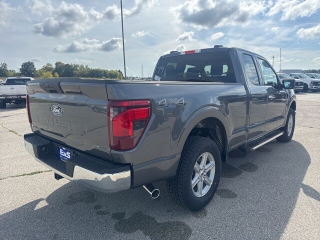 2025 Ford F-150 XLT photo 2
