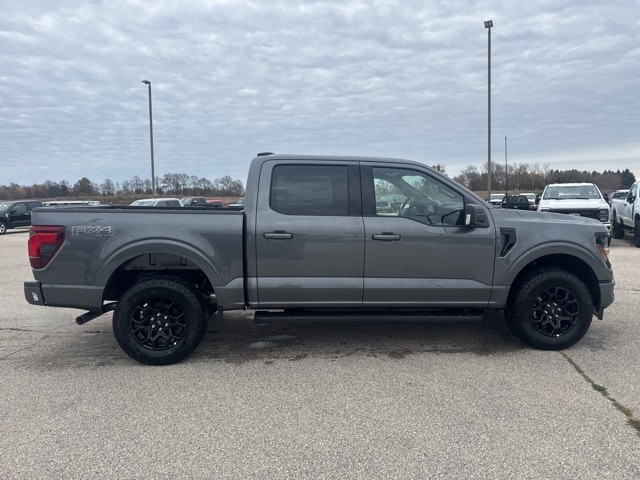 2025 Ford F-150 XLT photo 2