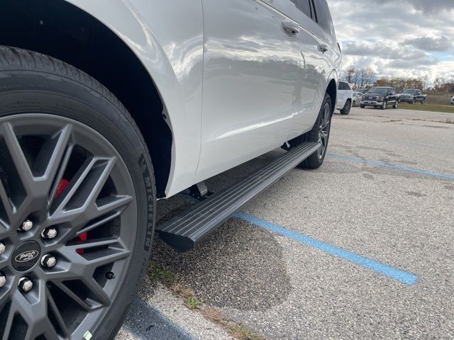 2025 Ford Expedition MAX Platinum - Photo 13