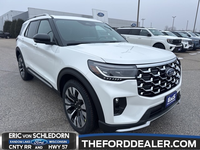 2026 Ford Explorer Platinum's photo