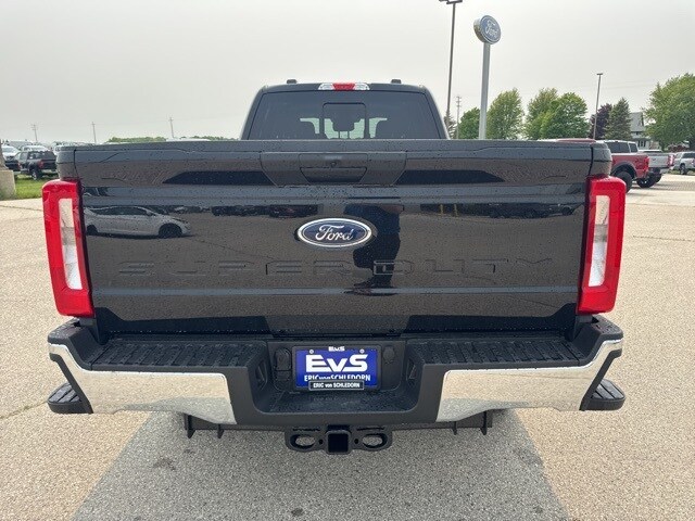 2025 Ford F-350 photo 4