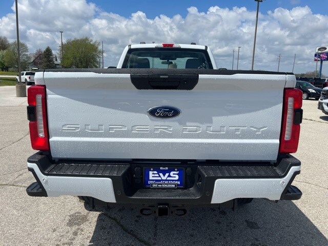 2025 Ford F-350 photo 4
