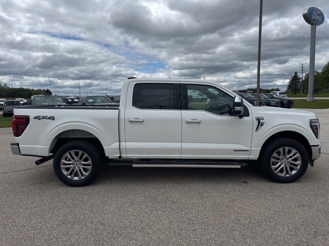 2025 Ford F-150 Lariat photo 2