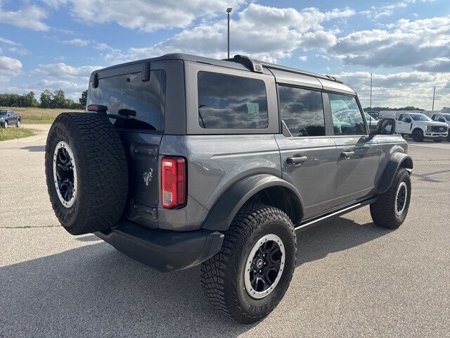 2023 Ford Bronco Black Diamond photo 3