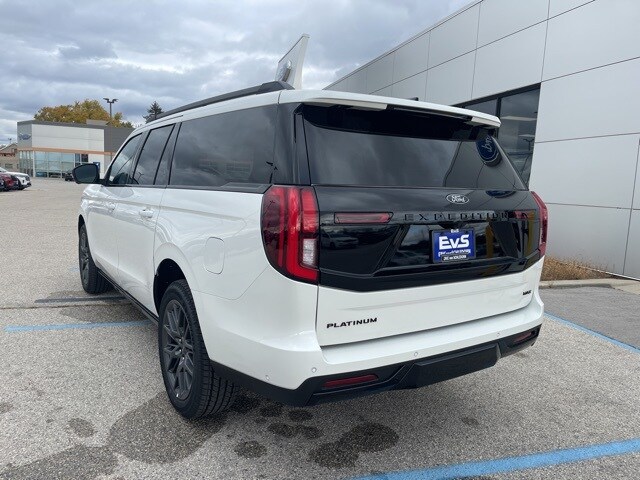 2025 Ford Expedition MAX Platinum photo 3