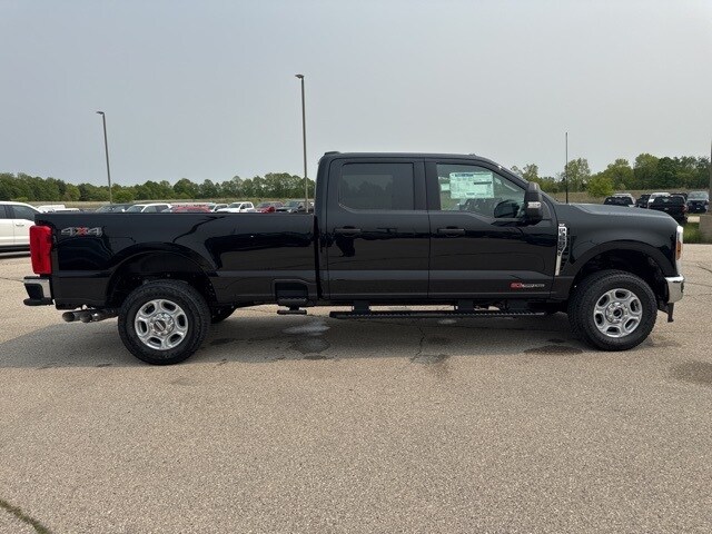 2025 Ford F-350 photo 2