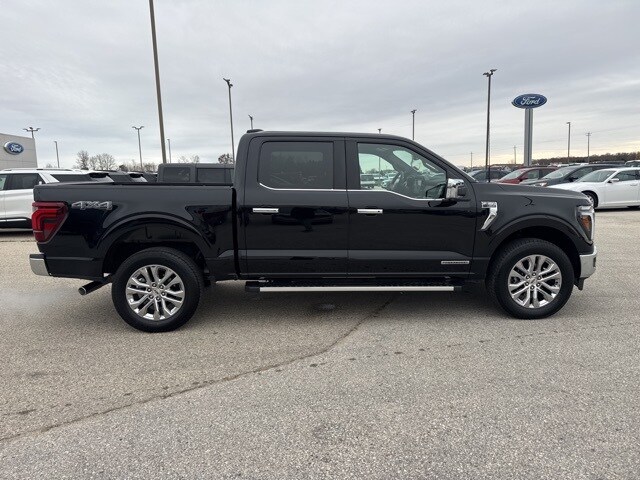 2025 Ford F-150 Lariat photo 2