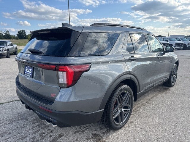 2025 Ford Explorer ST photo 3