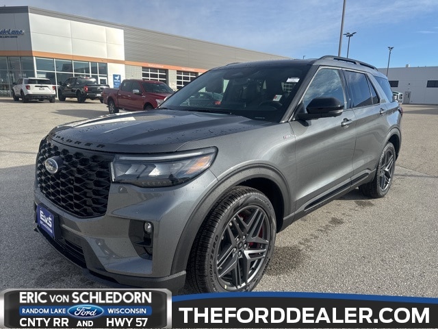 2026 Ford Explorer ST-LINE's photo