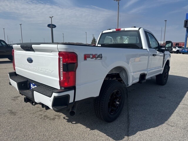 2025 Ford F-350 photo 3