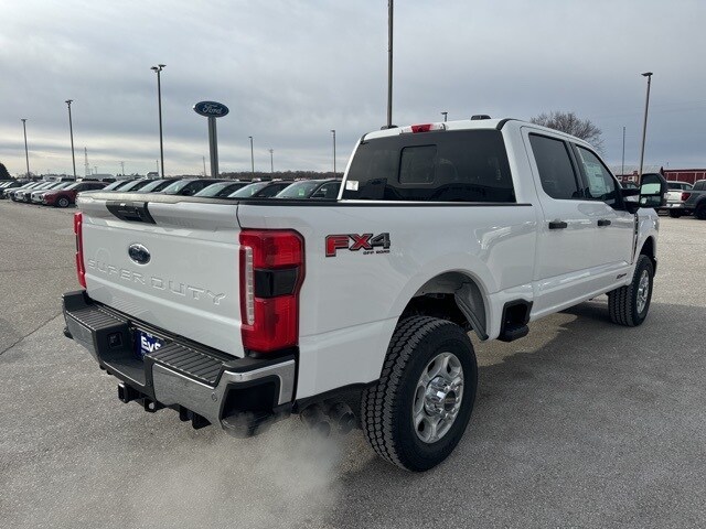 2025 Ford F-350 photo 3