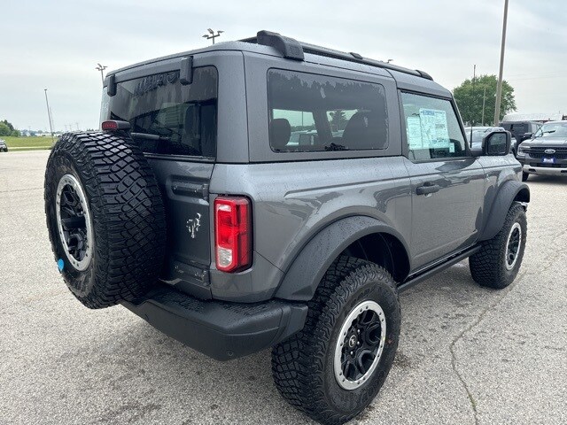 2024 Ford Bronco Black Diamond photo 3
