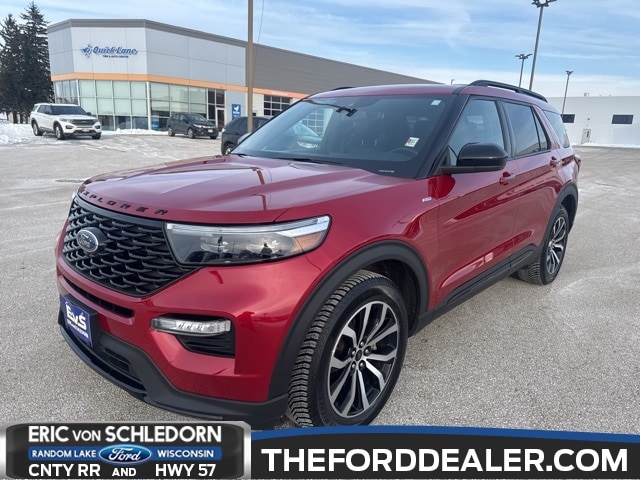 2023 Ford Explorer ST-LINE's photo