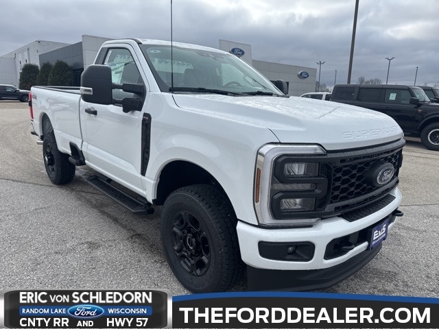 2025 Ford F-350 Super Duty XL's photo