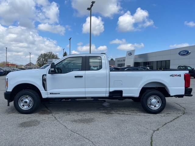 2025 Ford F-250 XL photo 2
