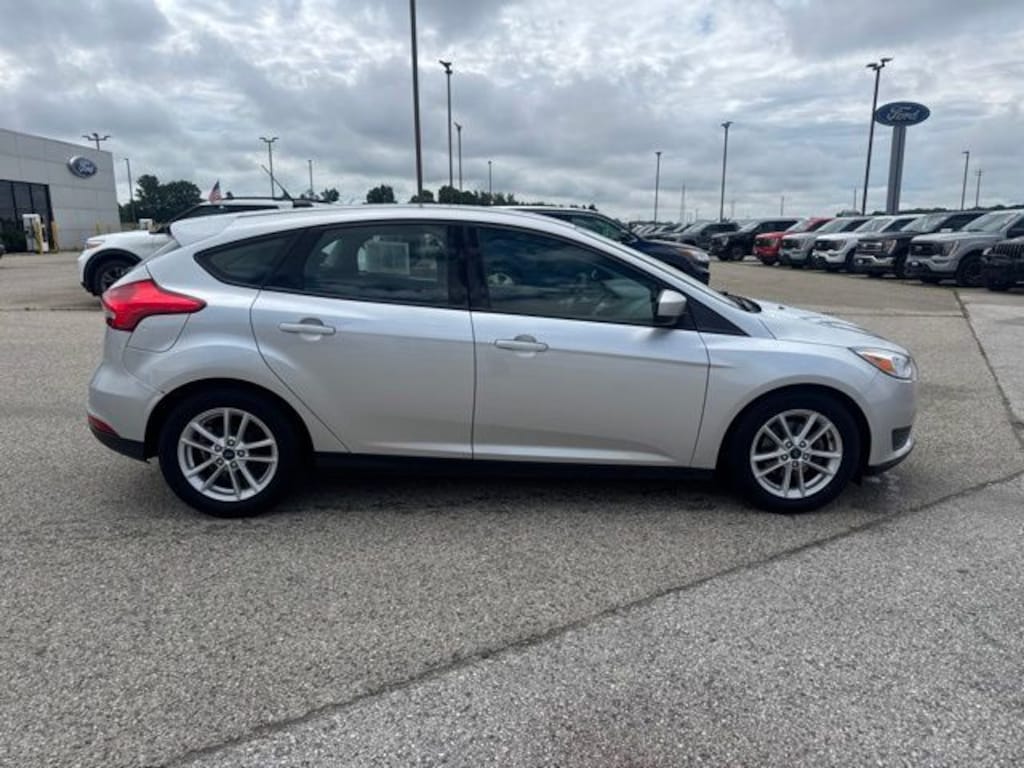 Used 2018 Ford Focus SE Hatchback