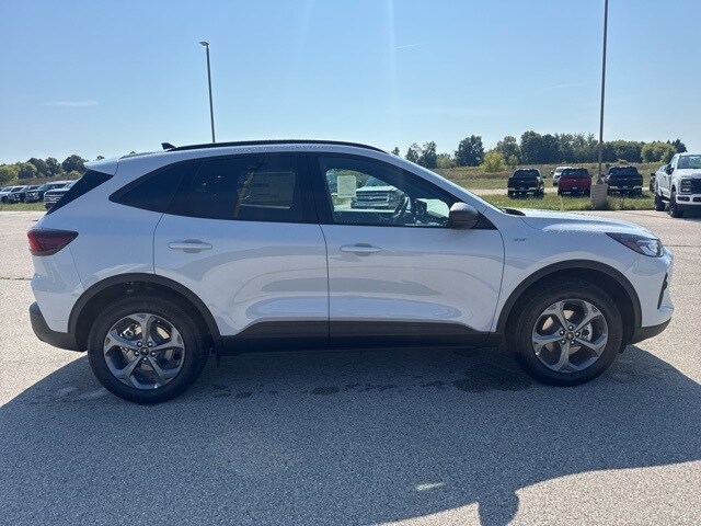 2025 Ford Escape ST-Line photo 2