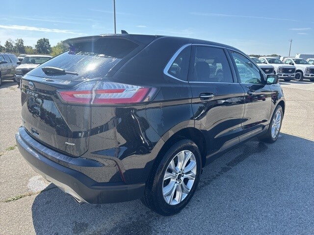 2024 Ford Edge Titanium photo 3