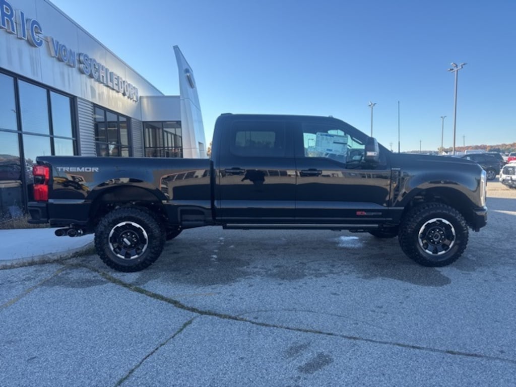 New 2026 Ford Super Duty F-350 Platinum Truck Crew Cab