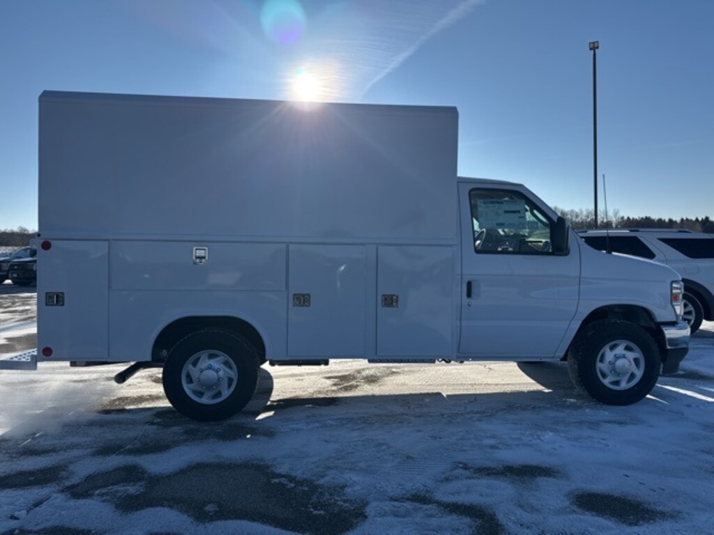 New 2026 Ford Econoline Cutaway E-350 SRW Truck